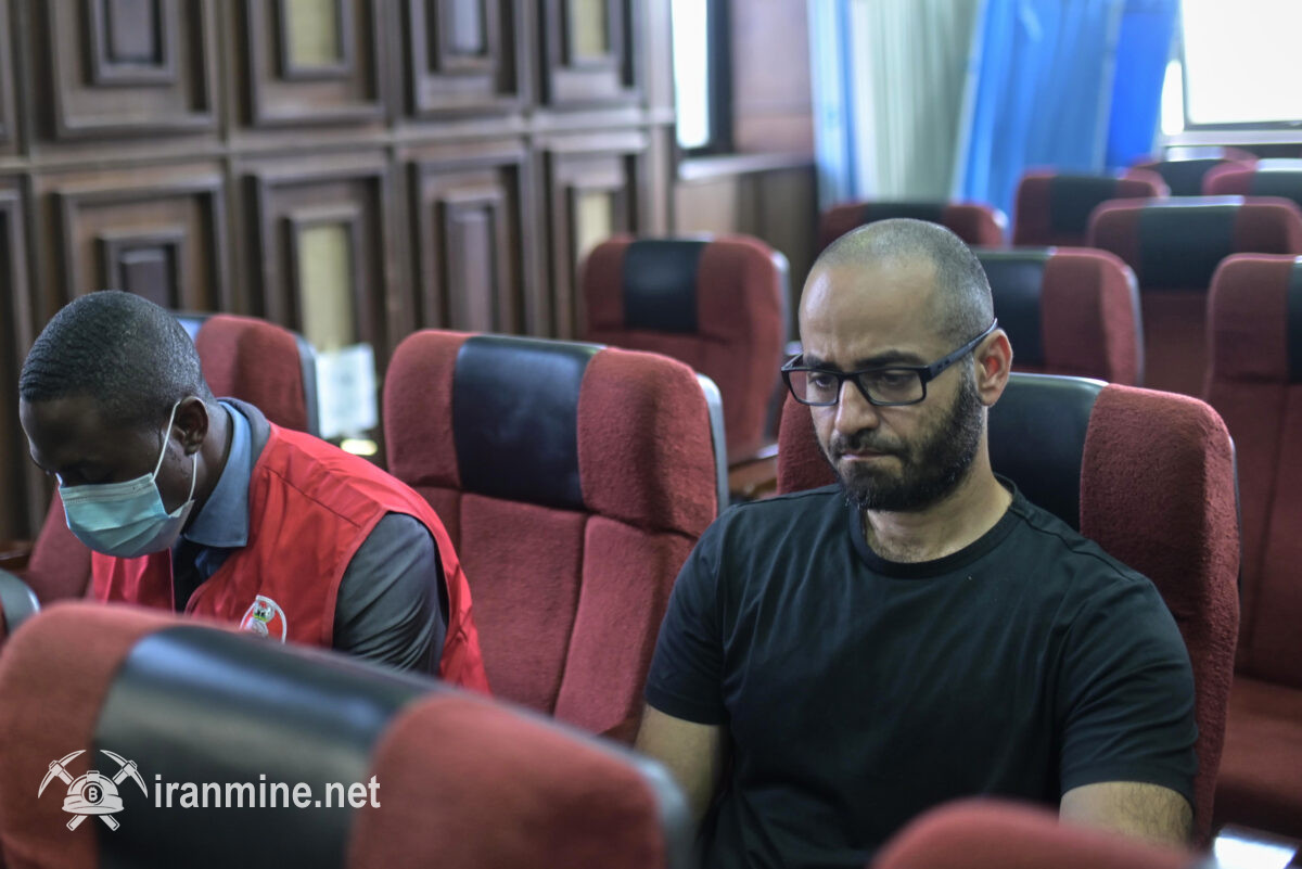 مدیر بایننس با وضعیت جسمی نامناسب در دادگاه نیجریه حاضر شد | ایران ماین