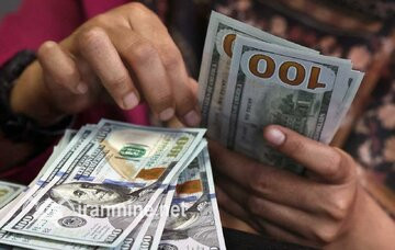 نرخ دلار، یورو و سایر ارزها امروز ۱۳ بهمن/ کف‌شکنی عجیب در بازار ارز؛دلار ۱۰ هزار تومان ارزان شد | ایران ماین