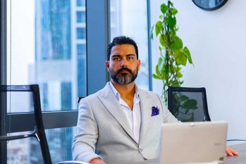 مهدی بندری و فعالیت‌های او در آموزش ارز دیجیتال | ایران ماین
